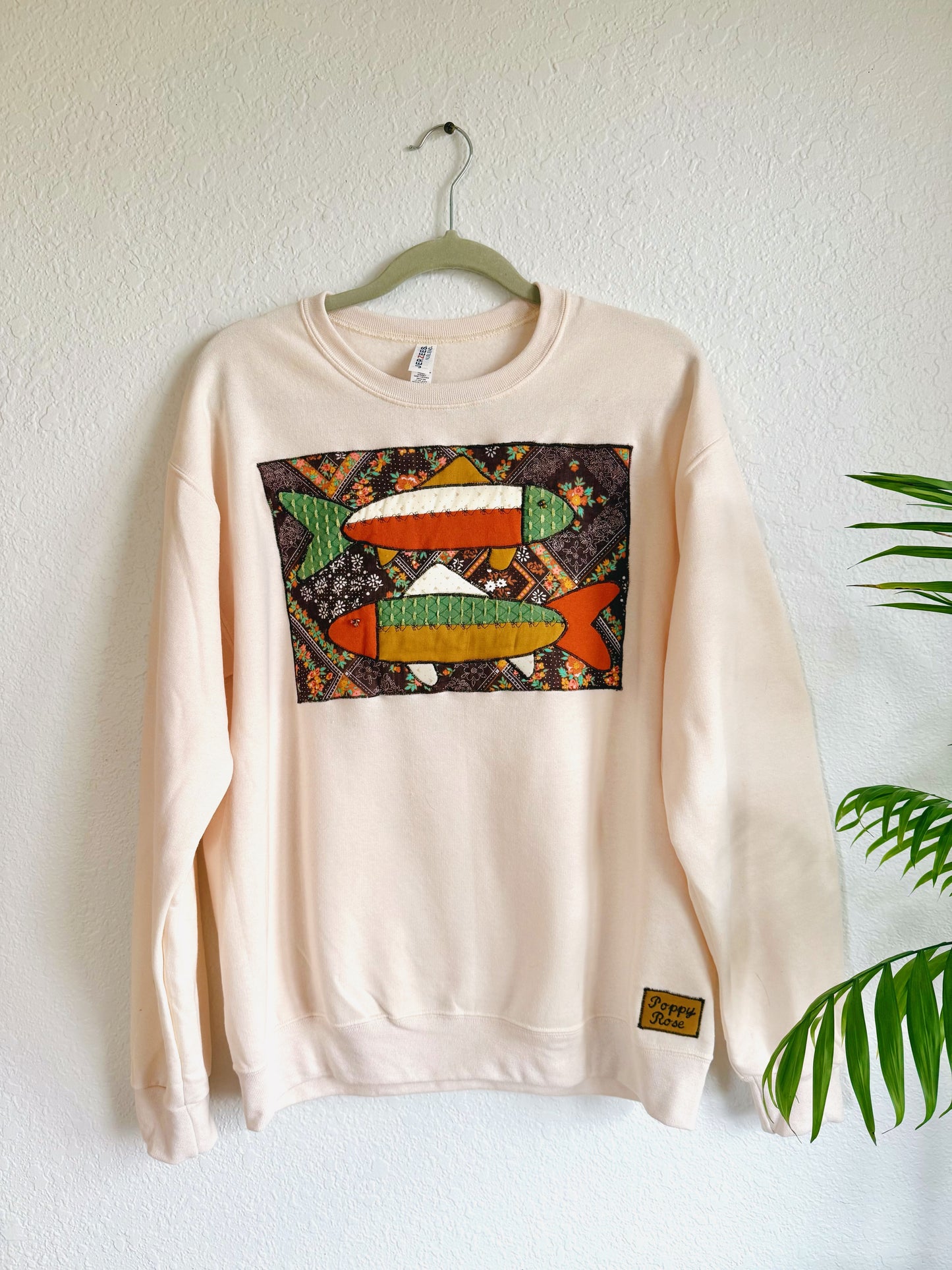 70’s Retro Fish Crewneck Sweatshirt (M)