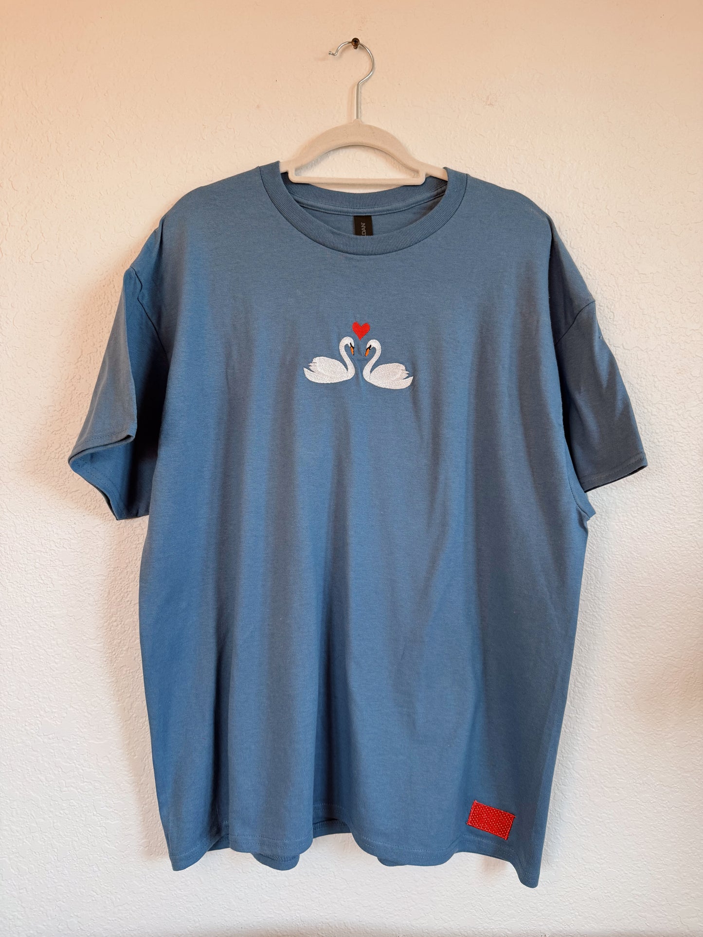 Lagoon Swan Tee (XL)